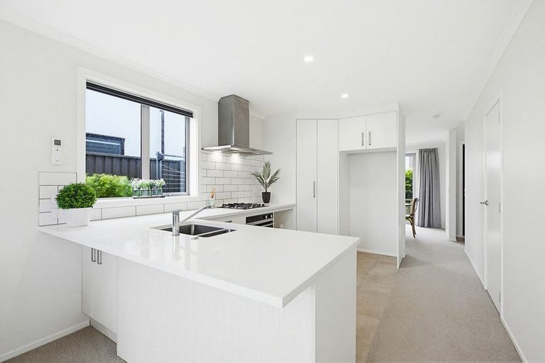 Photo of property in 13 Karearea Avenue, Kenepuru, Porirua, 5022