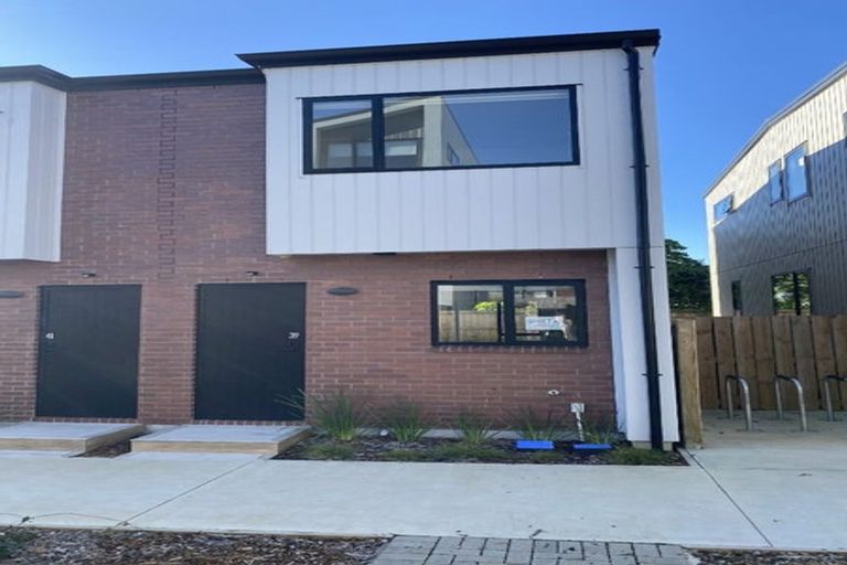 Photo of property in 39 Paetai Lane, Te Atatu Peninsula, Auckland, 0610