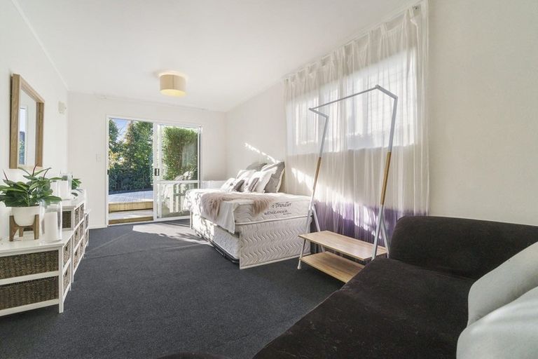 Photo of property in 69 Kervil Avenue, Te Atatu Peninsula, Auckland, 0610