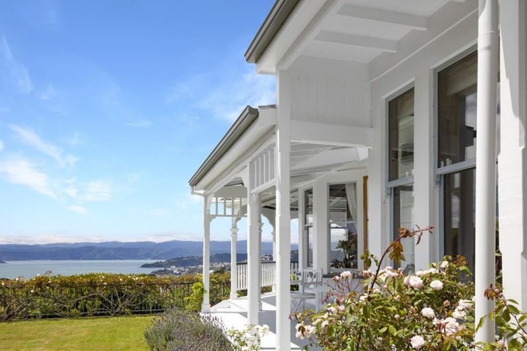 Photo of property in 25 Fairview Crescent, Kelburn, Wellington, 6012