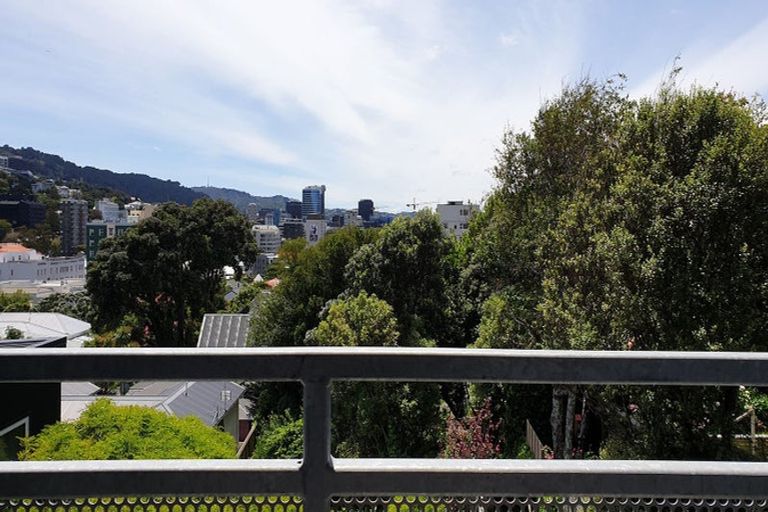 Photo of property in 46 Thompson Street, Mount Cook, Wellington, 6011