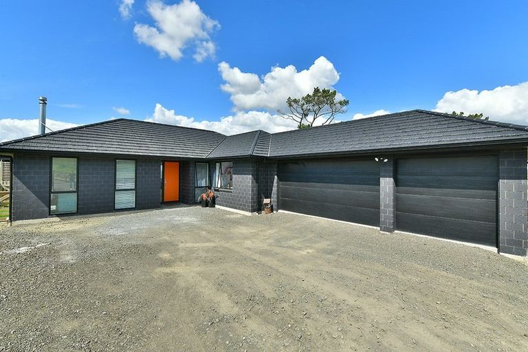 Photo of property in 87 Sheffield Road, Helensville, 0875
