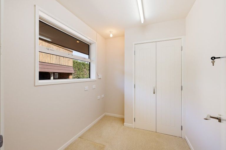 Photo of property in 2 Haydon Place, Amberley, 7410