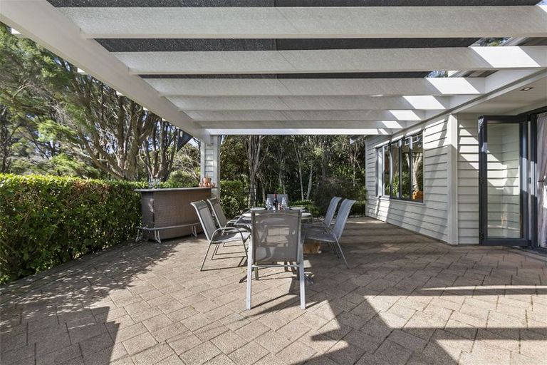 Photo of property in 251 Kaipara Road, Papakura, 2582