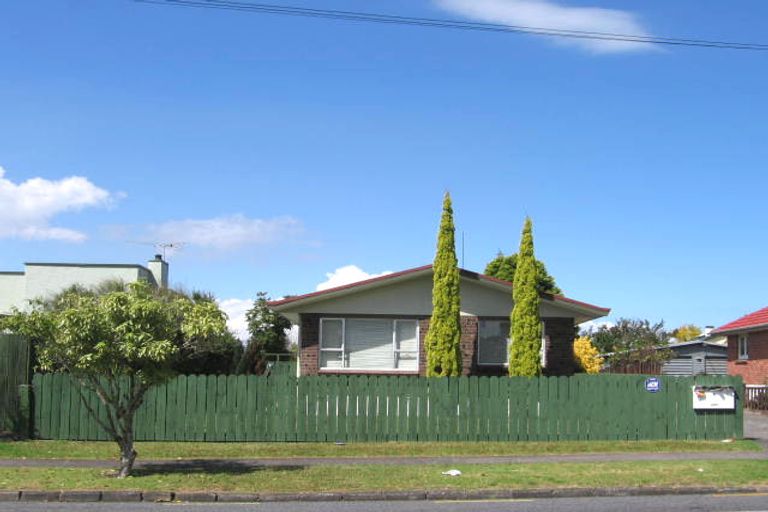 Photo of property in 3/124 Hutchinson Avenue, New Lynn, Auckland, 0600