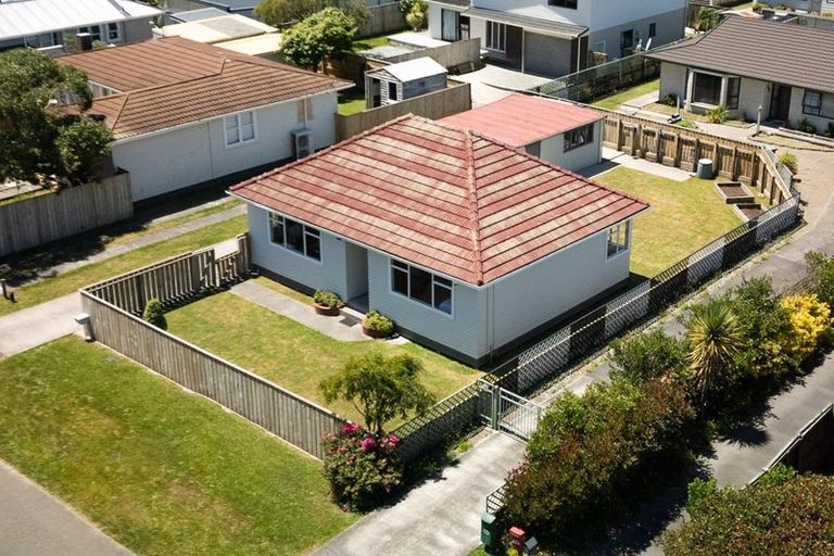 Photo of property in 38 Beauchamp Street, Tawa, Wellington, 5028