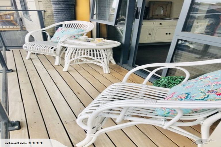 Photo of property in 65b Mountain Road, Mangere Bridge, Auckland, 2022