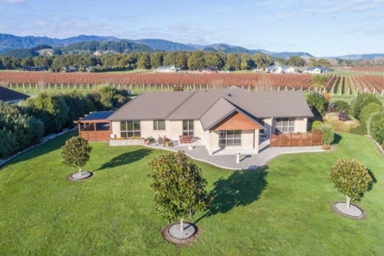 Photo of property in 38 Saint Laurent Way, Ohau, Levin, 5570