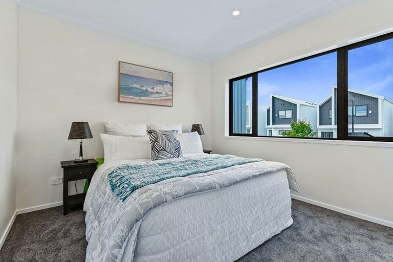 Photo of property in 39 Bristol Freighter Road, Hobsonville, 0616