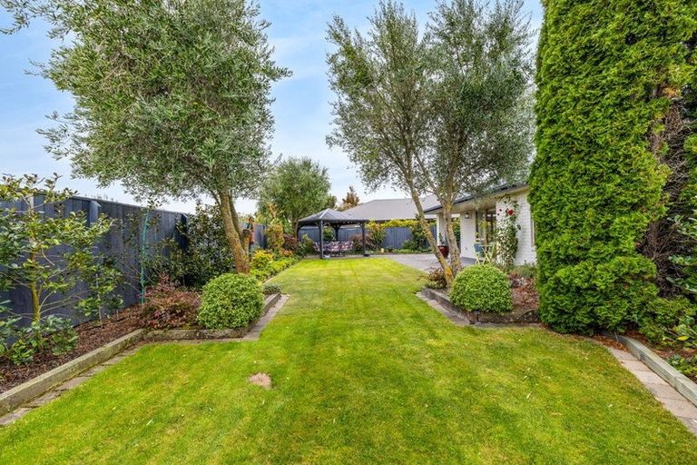 Photo of property in 11 Bernadette Street, Aidanfield, Christchurch, 8025