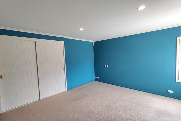 Photo of property in 12 Russett Grove, Henderson, Auckland, 0612