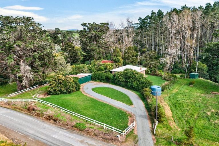 Photo of property in 42 Ford Road, Paparoa, Maungaturoto, 0583