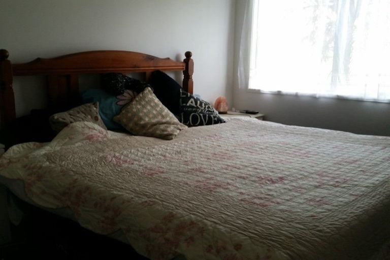 Photo of property in 57 Holmes Drive South, Massey, Auckland, 0614