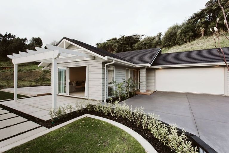 Photo of property in 13 Karaipiture Road, Karaka, 2124