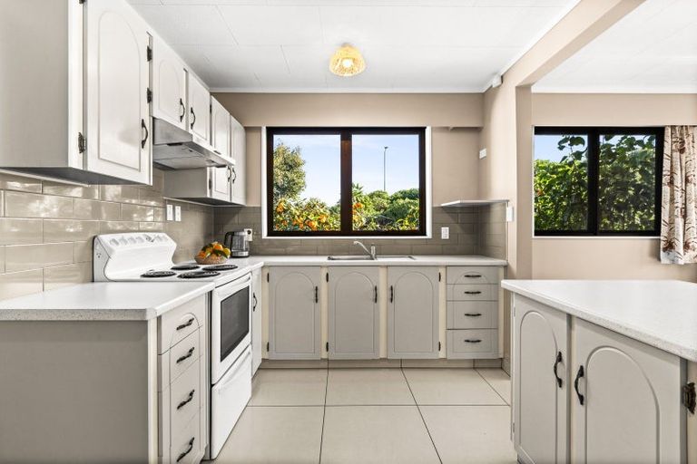 Photo of property in 29 Domain Road, Westshore, Napier, 4110