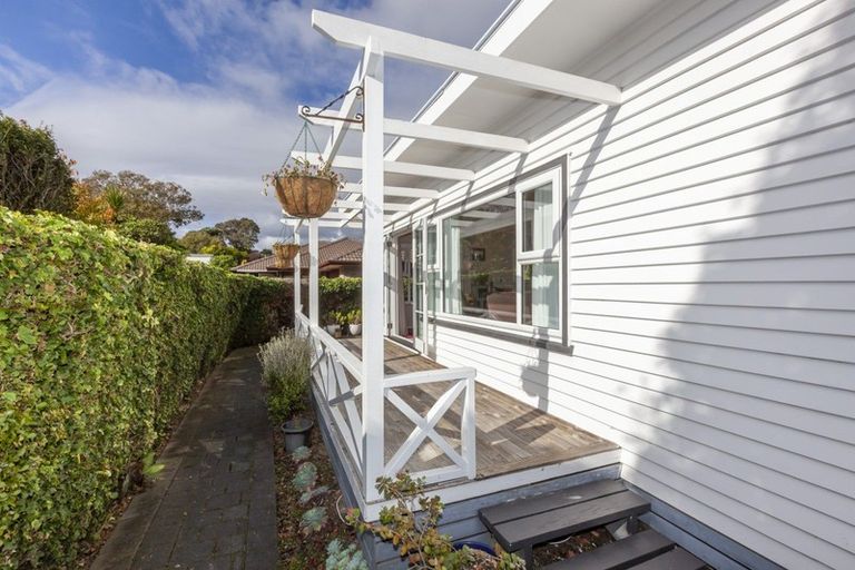 Photo of property in 52 Matatua Road, Raumati Beach, Paraparaumu, 5032