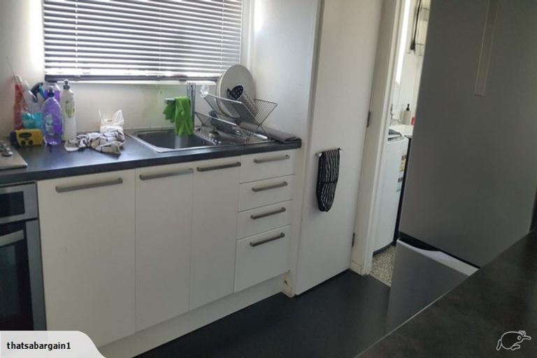 Photo of property in 18/125u Queens Drive, Lyall Bay, Wellington, 6022