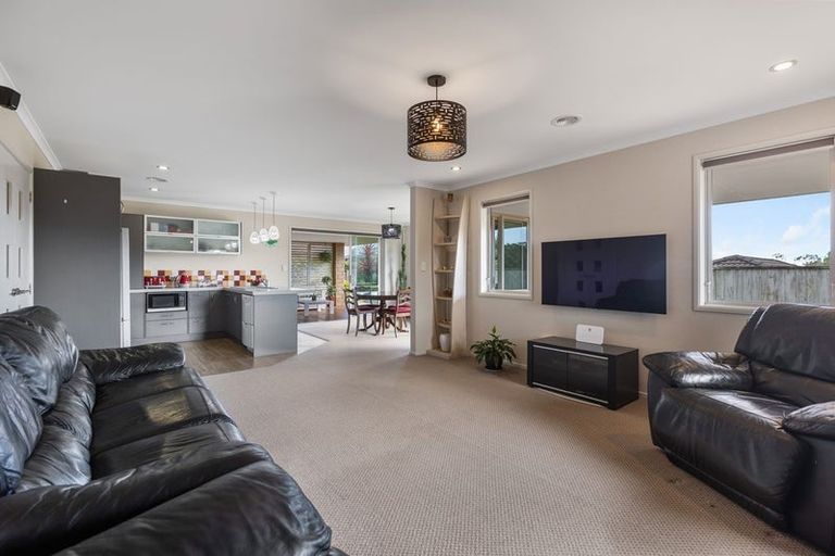 Photo of property in 86 Karamea Street, Whalers Gate, New Plymouth, 4310