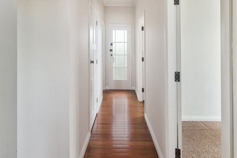 Photo of property in 3 Robert Street, Marton, 4710