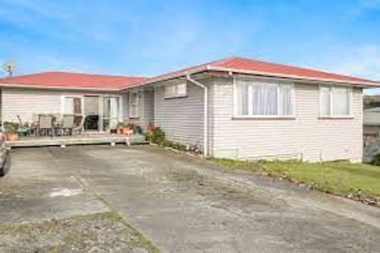Photo of property in 90 Warspite Avenue, Cannons Creek, Porirua, 5024