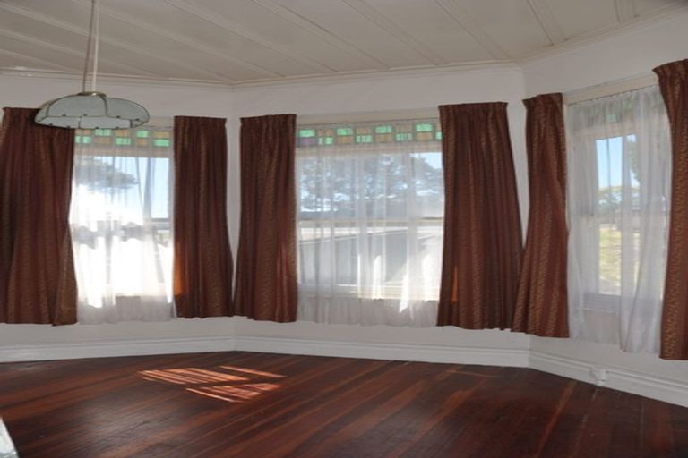 Photo of property in 1/98 Birkenhead Avenue, Birkenhead, Auckland, 0626