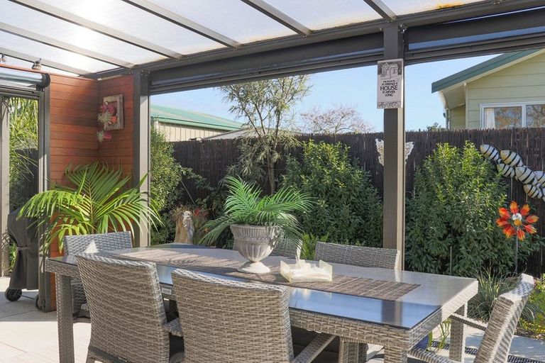 Photo of property in 19 Edgewater Grove, Whakatane, 3120