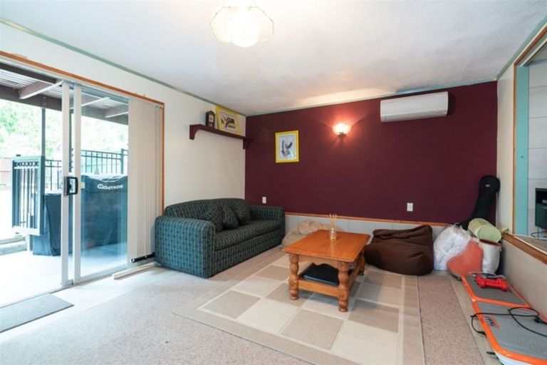Photo of property in 92 Kemp Road, Massey, Auckland, 0614