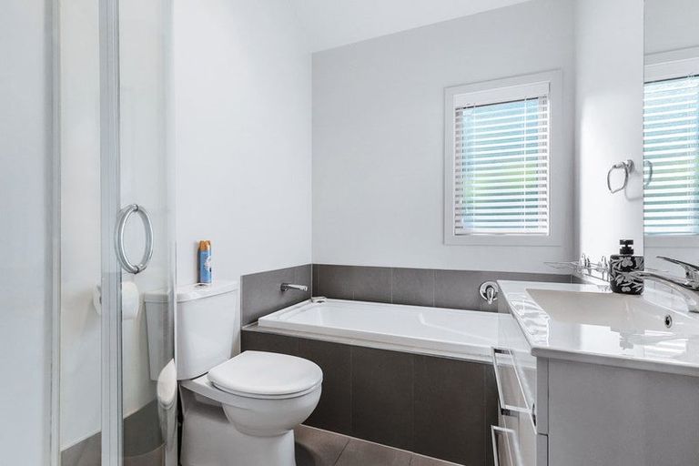 Photo of property in 15 Parata Street, Two Mile Bay, Taupo, 3330