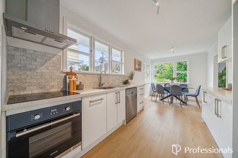Photo of property in 22 Golf Road, Manor Park, Lower Hutt, 5019
