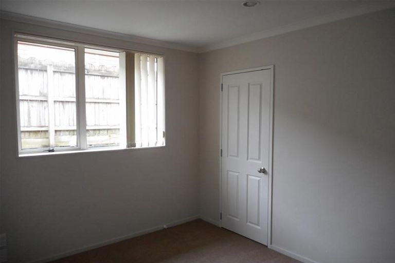 Photo of property in 182 Keri Vista Rise, Papakura, 2110