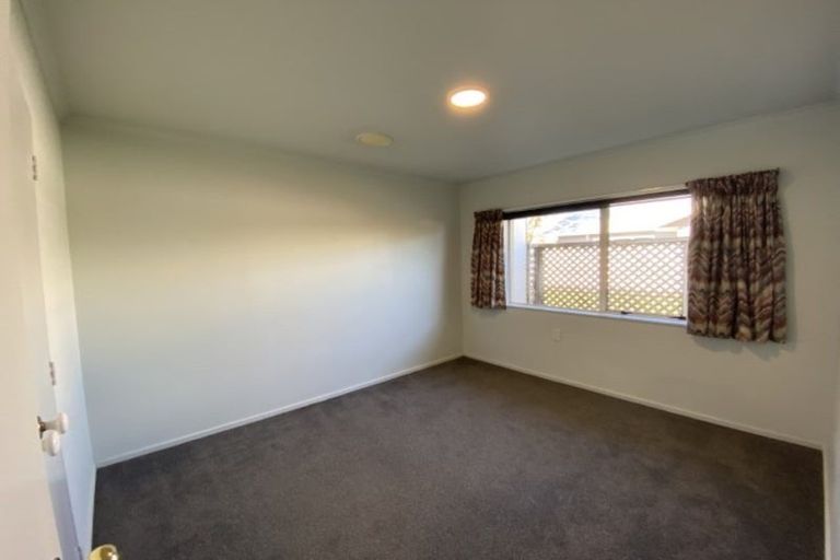Photo of property in 165 Heta Road, Highlands Park, New Plymouth, 4312