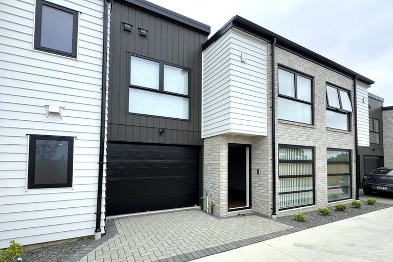 Photo of property in 2/30 Wellesley Road, Mangere Bridge, Auckland, 2022