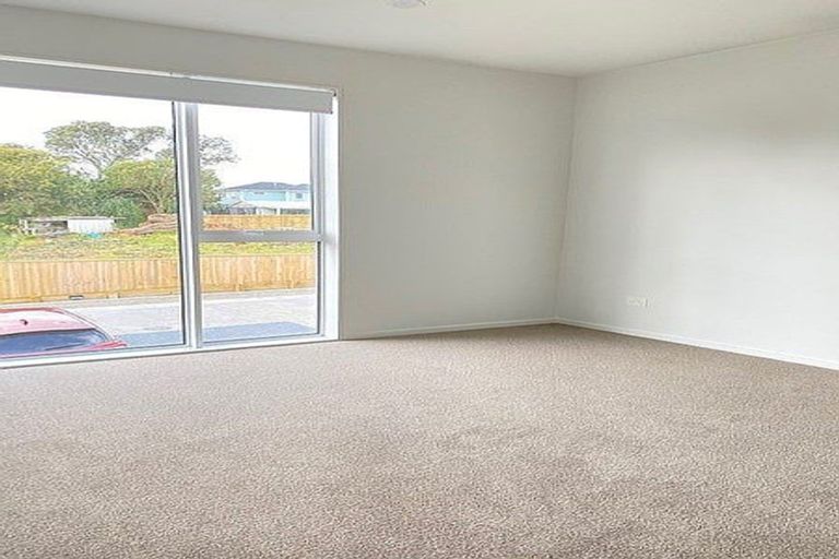 Photo of property in 9/20 James Laurie Street, Henderson, Auckland, 0612