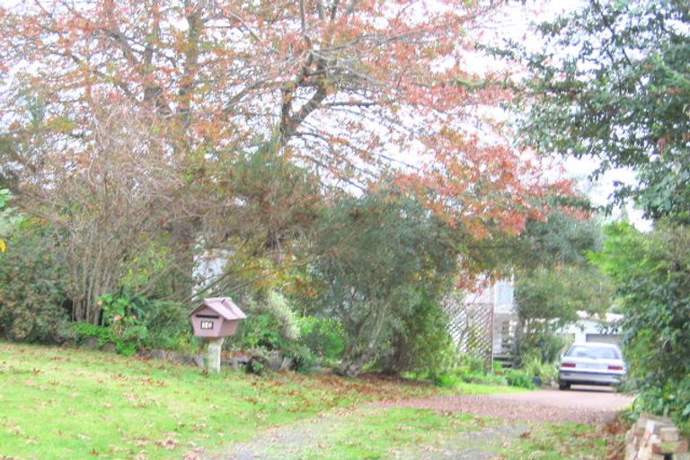 Photo of property in 16 Pohutukawa Avenue, Red Beach, 0932