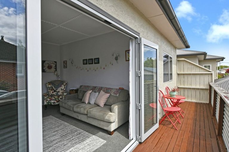 Photo of property in 2/8 John Street, Trentham, Upper Hutt, 5018