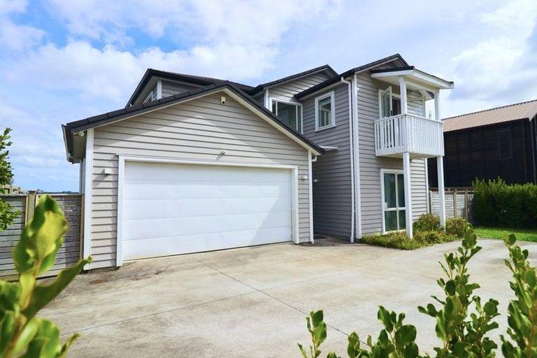 Photo of property in 61 Bayvista Drive, Karaka, Papakura, 2113