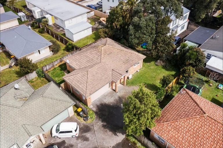 Photo of property in 23 Piriti Place, Weymouth, Auckland, 2103