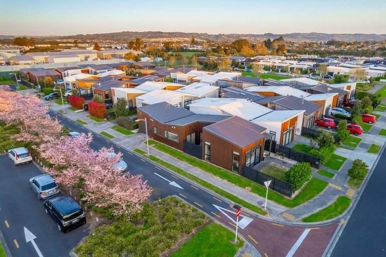 Photo of property in 7 Liberation Road, Papakura, 2110