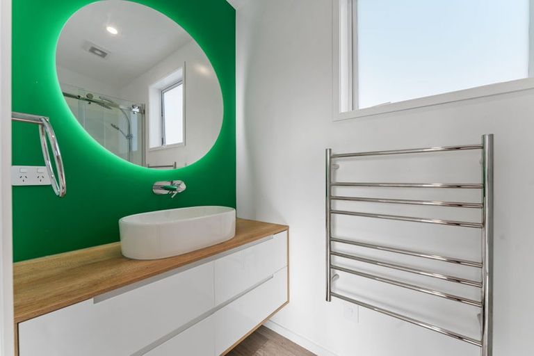 Photo of property in 6 Te Moau Avenue, Parakai, 0830