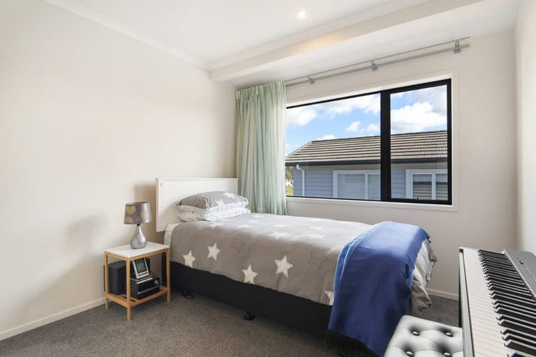 Photo of property in 31 Cavalli Road, Long Bay, Auckland, 0630