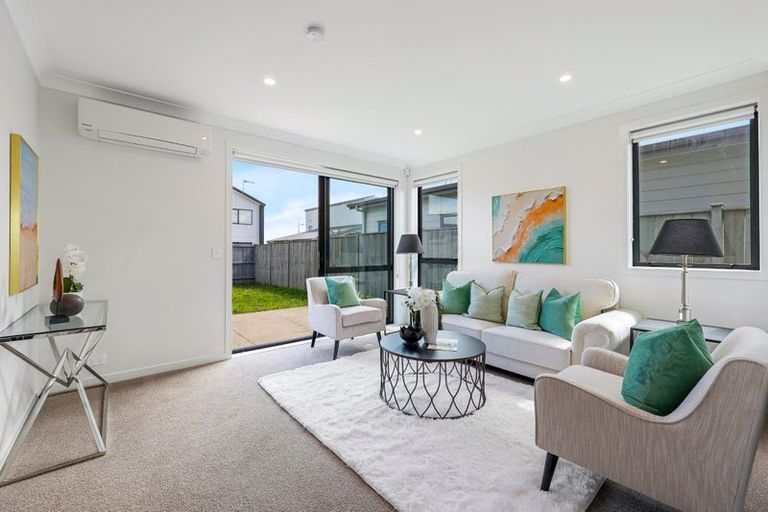 Photo of property in 26 Rauriki Lane, Rosehill, Papakura, 2113