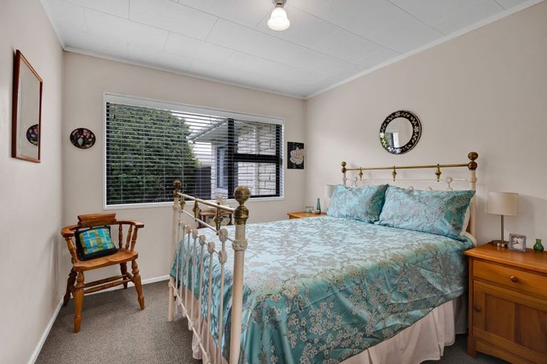 Photo of property in 8 Kowhai Street, Strandon, New Plymouth, 4312