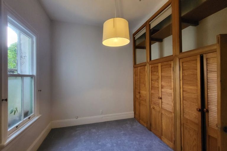 Photo of property in 130 Tasman Street, Mount Cook, Wellington, 6021