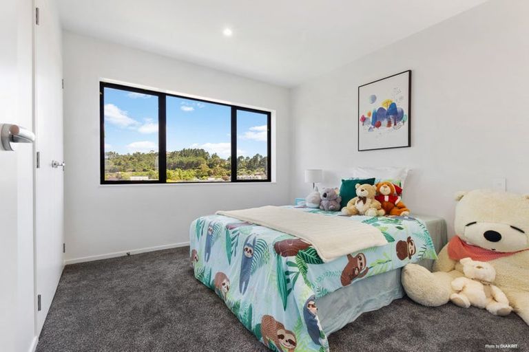 Photo of property in 2b Lucinda Place, Glen Eden, Auckland, 0602