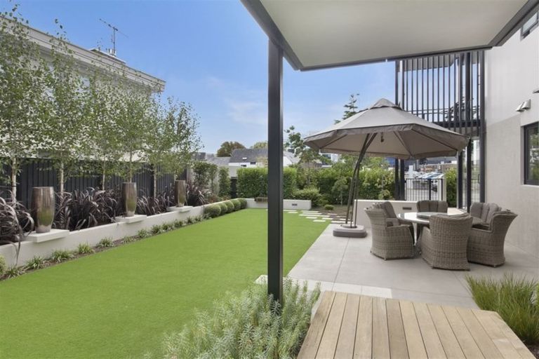 Photo of property in 50 Kilmore Street, Christchurch Central, Christchurch, 8013