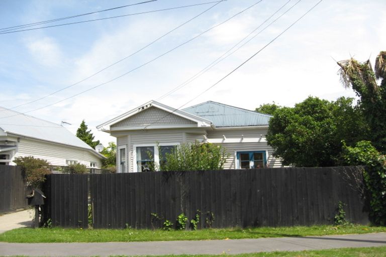 Photo of property in 74 Edward Avenue, Edgeware, Christchurch, 8013