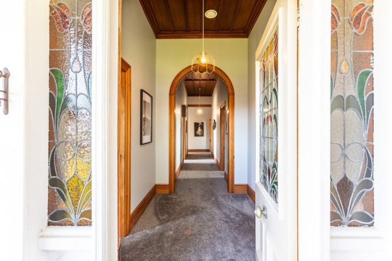 Photo of property in 16 Ross Street, Woodville, 4920