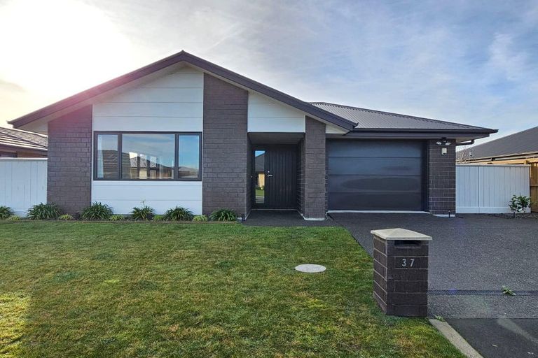 Photo of property in 37 Lydiard Drive, Rolleston, 7615