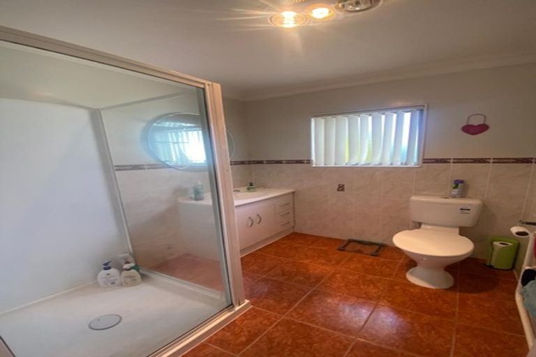 Photo of property in 3 Gendo Avenue, Henderson, Auckland, 0612