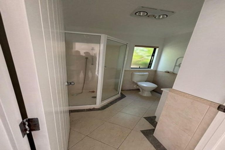 Photo of property in 132 Redoubt Road, Goodwood Heights, Auckland, 2105